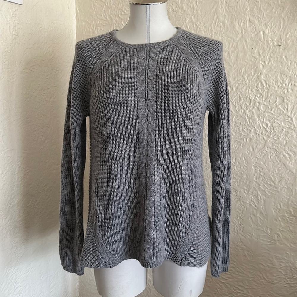 Design History Gray Sweater Medium Flaws
